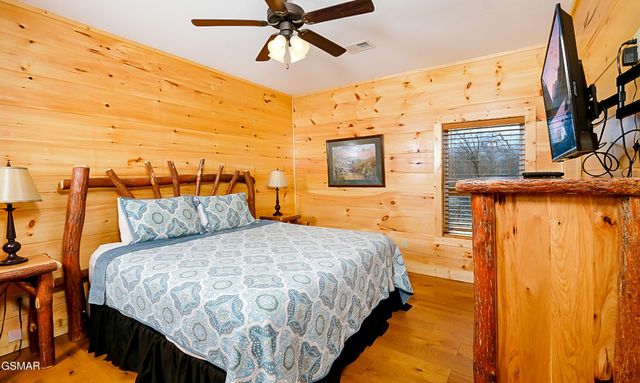 408 Potters Ridge Road, Gatlinburg, TN 37738