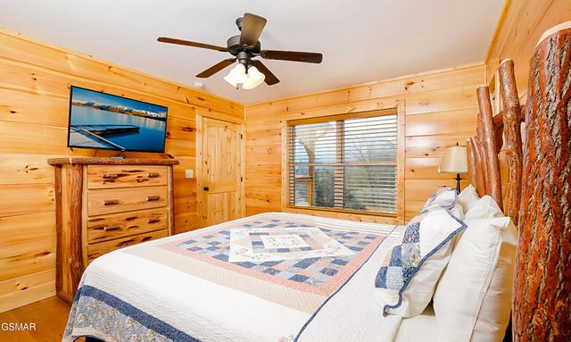 408 Potters Ridge Road, Gatlinburg, TN 37738