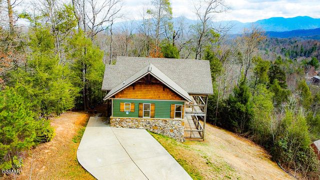408 Potters Ridge Road, Gatlinburg, TN 37738