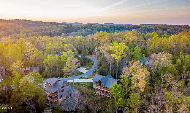 408 Potters Ridge Road, Gatlinburg, TN 37738
