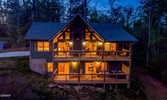 408 Potters Ridge Road, Gatlinburg, TN 37738