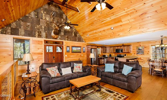 408 Potters Ridge Road, Gatlinburg, TN 37738