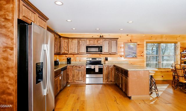 408 Potters Ridge Road, Gatlinburg, TN 37738