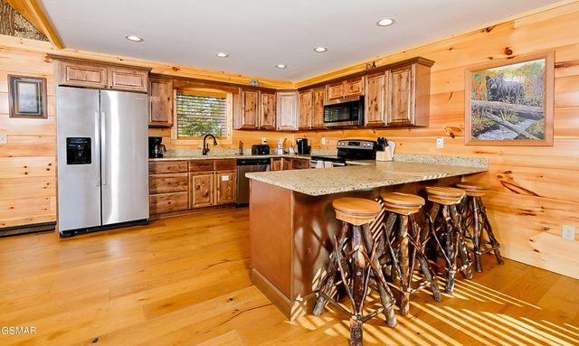 408 Potters Ridge Road, Gatlinburg, TN 37738