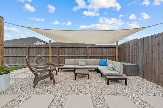 7409 Star Gazer Dr, Corpus Christi, TX 78414