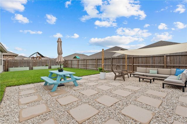 7409 Star Gazer Dr, Corpus Christi, TX 78414