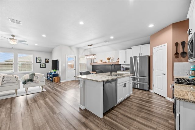 7409 Star Gazer Dr, Corpus Christi, TX 78414