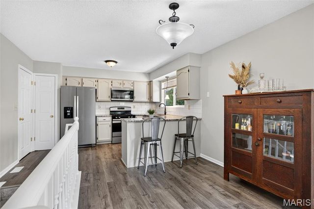 1018 Harvest Home Circle, St Charles, MO 63304