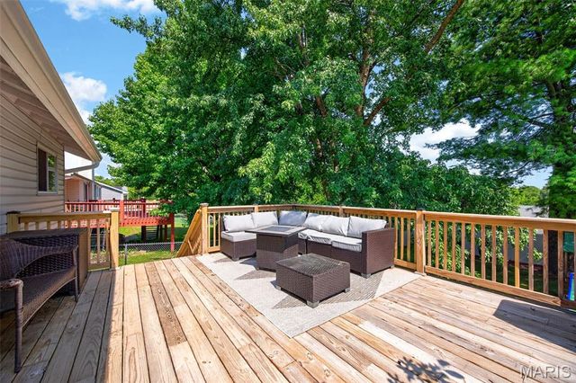 1018 Harvest Home Circle, St Charles, MO 63304