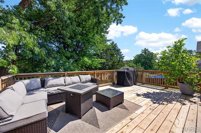 1018 Harvest Home Circle, St Charles, MO 63304