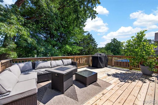 1018 Harvest Home Circle, St Charles, MO 63304