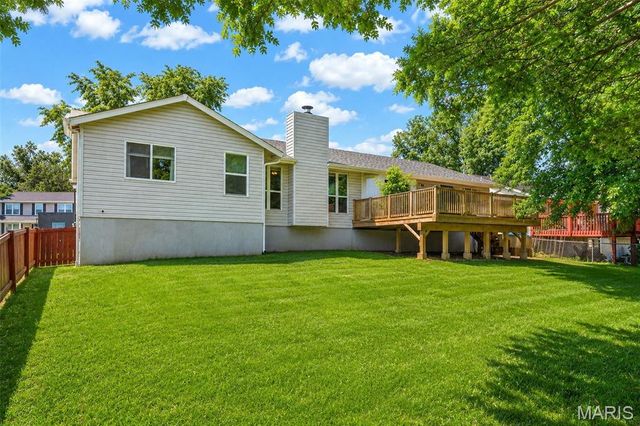 1018 Harvest Home Circle, St Charles, MO 63304