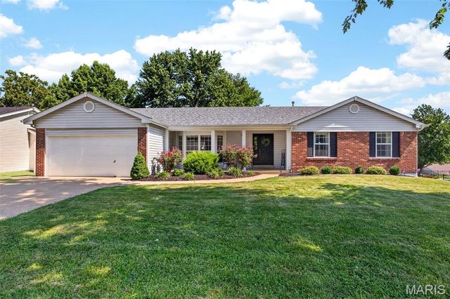 1018 Harvest Home Circle, St Charles, MO 63304