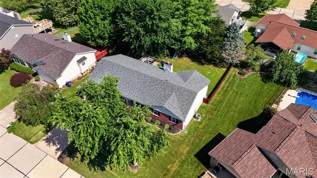 1018 Harvest Home Circle, St Charles, MO 63304