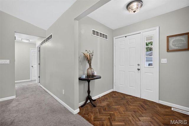 1018 Harvest Home Circle, St Charles, MO 63304