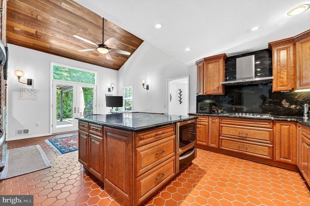 24 BALSAM CT, Lawrenceville, NJ 08648
