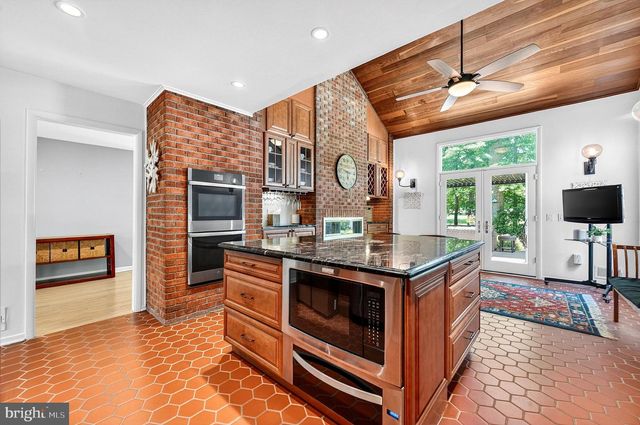 24 BALSAM CT, Lawrenceville, NJ 08648