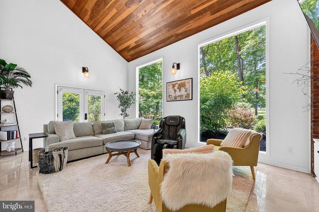 24 BALSAM CT, Lawrenceville, NJ 08648