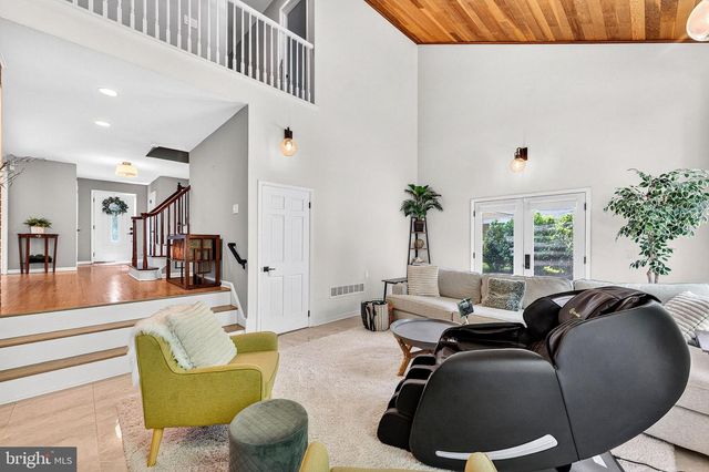 24 BALSAM CT, Lawrenceville, NJ 08648