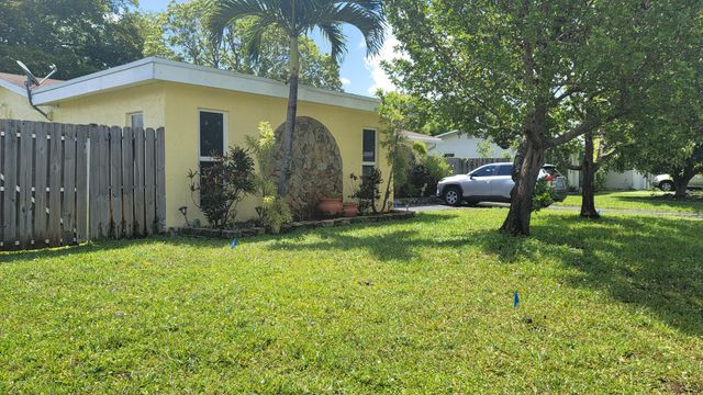 2590 NW 98th Avenue, Sunrise, FL 33322