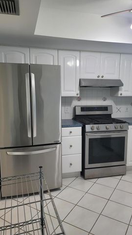 2590 NW 98th Avenue, Sunrise, FL 33322