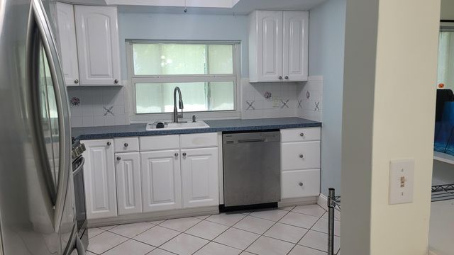 2590 NW 98th Avenue, Sunrise, FL 33322