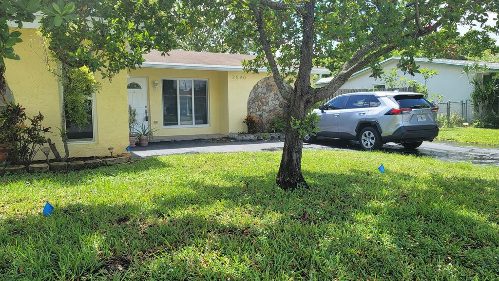 2590 NW 98th Avenue, Sunrise, FL 33322