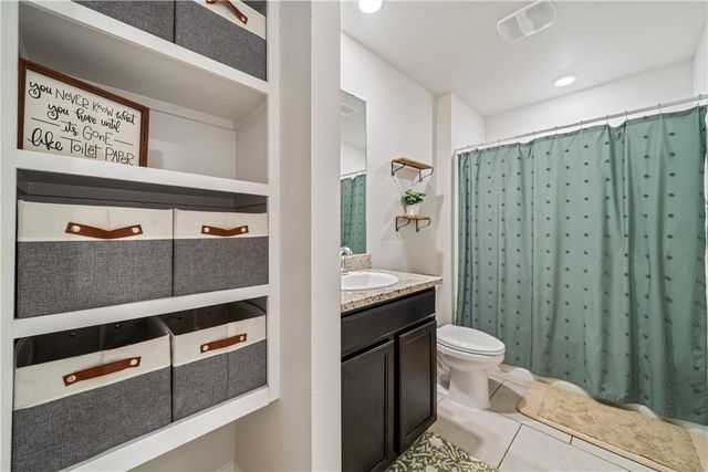 9621 English Oak Dr, Corpus Christi, TX 78410