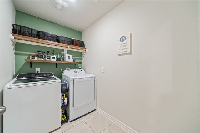 9621 English Oak Dr, Corpus Christi, TX 78410