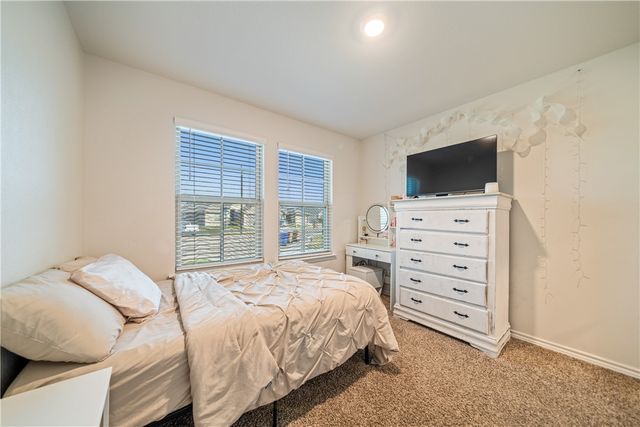 9621 English Oak Dr, Corpus Christi, TX 78410