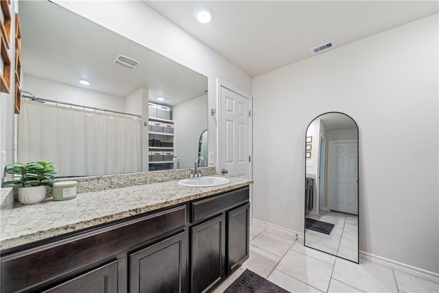 9621 English Oak Dr, Corpus Christi, TX 78410