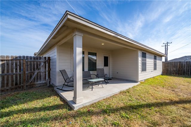 9621 English Oak Dr, Corpus Christi, TX 78410