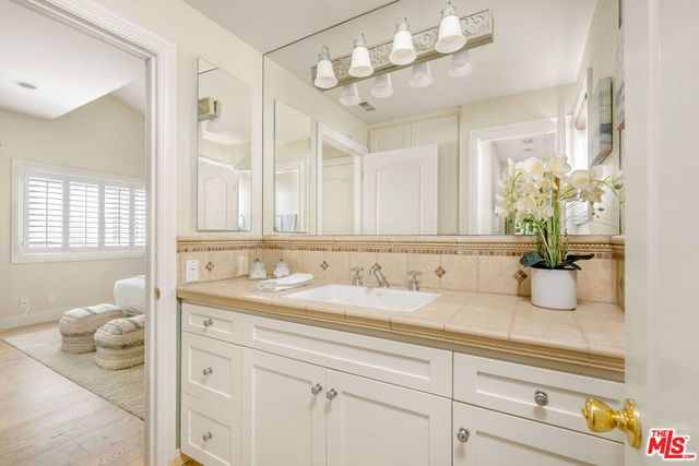 707 Jasmine Avenue, Corona Del Mar, CA 92625