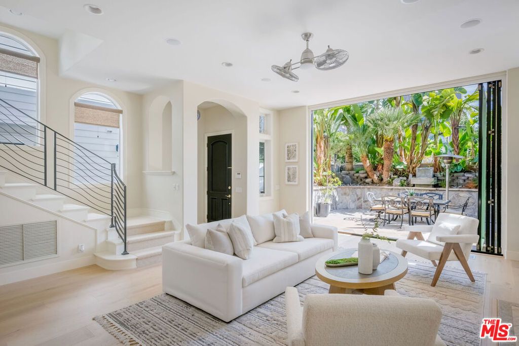 707 Jasmine Avenue, Corona Del Mar, CA 92625