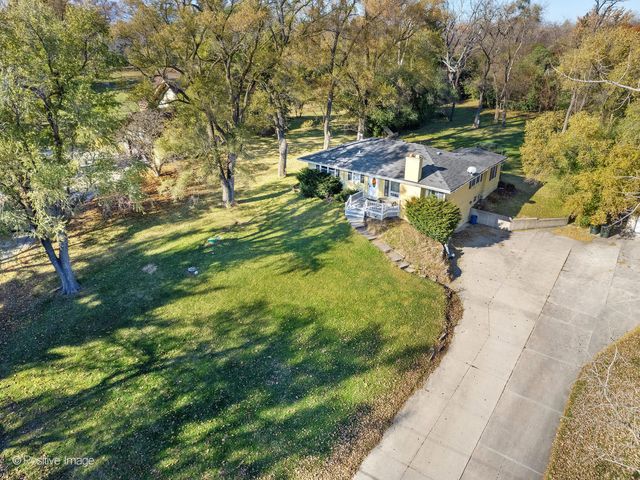 6 Pine Hill Lane, Oak Brook, IL 60523