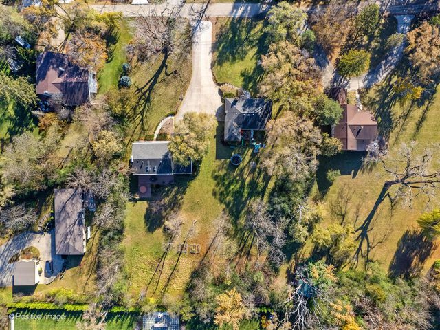 6 Pine Hill Lane, Oak Brook, IL 60523