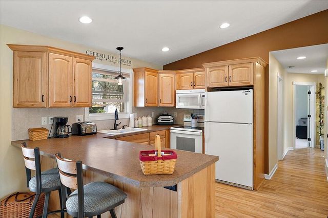 275 Bay Haven Avenue, Holland, MI 49424