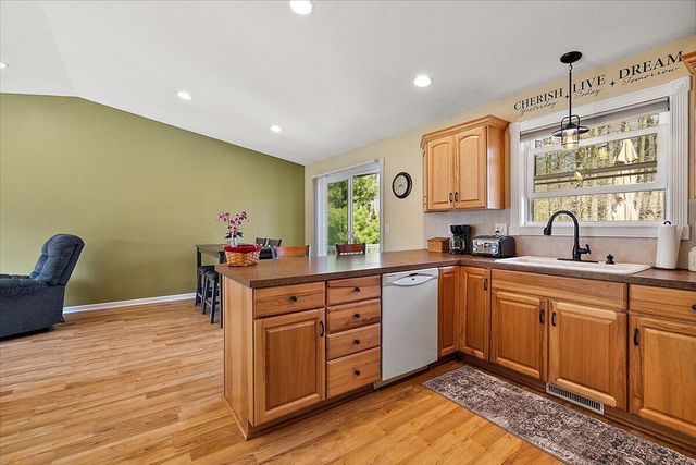 275 Bay Haven Avenue, Holland, MI 49424