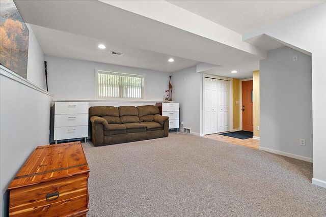 275 Bay Haven Avenue, Holland, MI 49424
