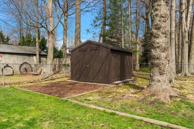 275 Bay Haven Avenue, Holland, MI 49424