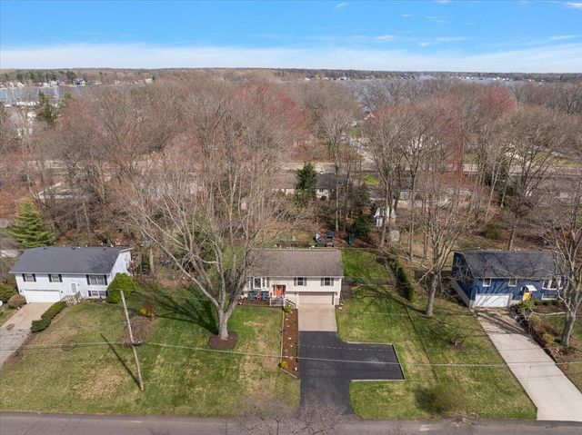 275 Bay Haven Avenue, Holland, MI 49424