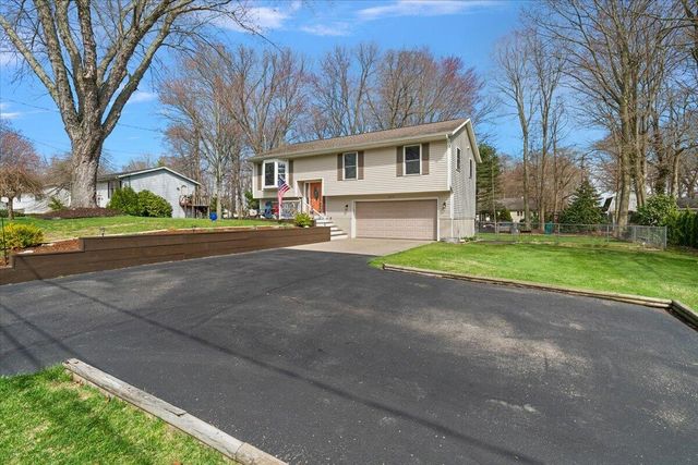 275 Bay Haven Avenue, Holland, MI 49424