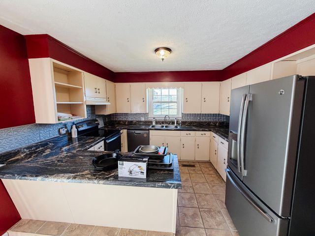 2003 State Route 506, Marion, KY 42064