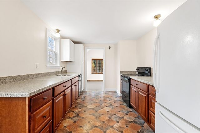 30 Amherst Rd, Marblehead, MA 01945