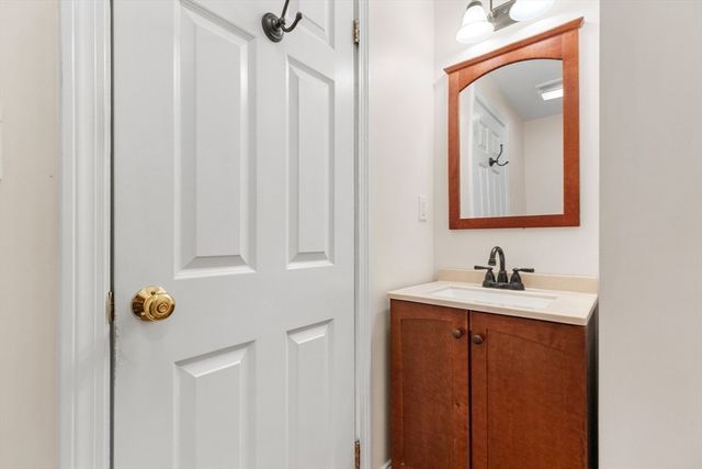 30 Amherst Rd, Marblehead, MA 01945