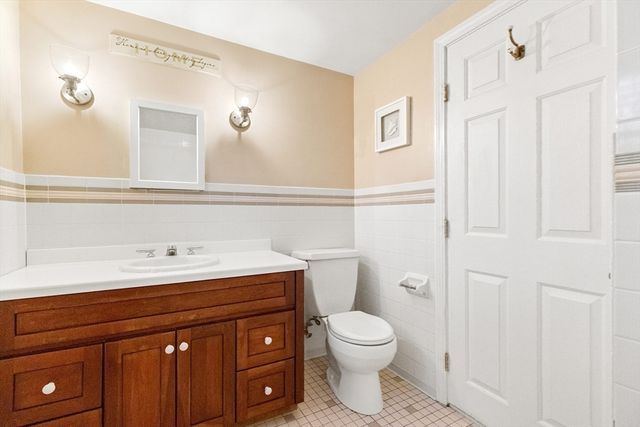 30 Amherst Rd, Marblehead, MA 01945