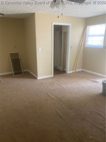 1979 Oakridge Road, Charleston, WV 25314