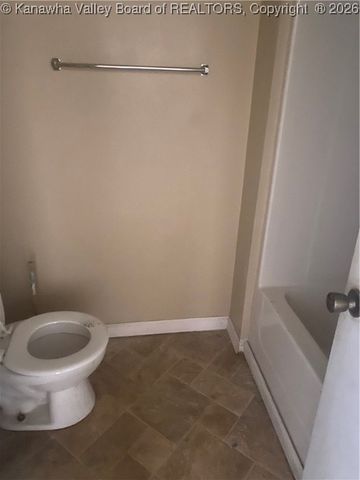 1979 Oakridge Road, Charleston, WV 25314