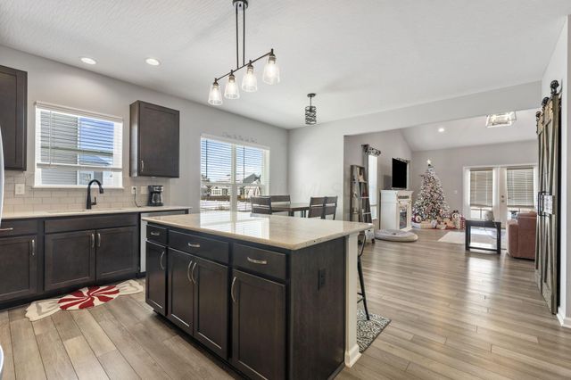 517 Pagoda Loop, Delaware, OH 43015