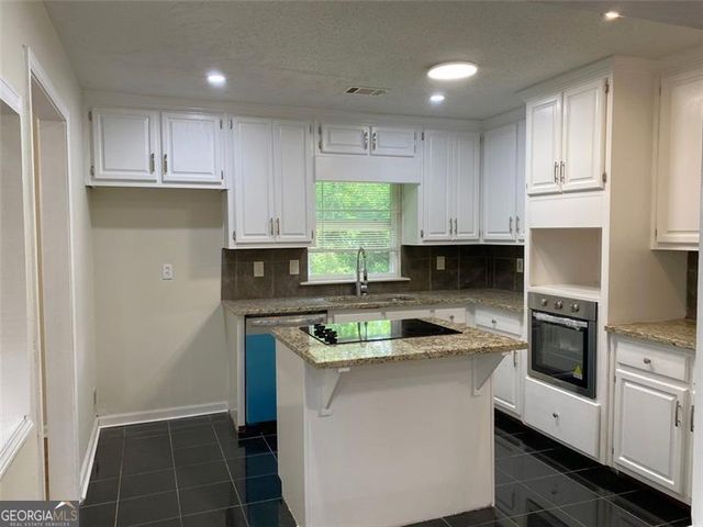 285 TAYLOR Road, Jackson, GA 30233